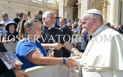 Papa Francesco benedice la fiaccola